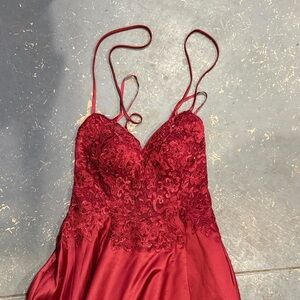 Chic Burgundy Formal Maxi Dress